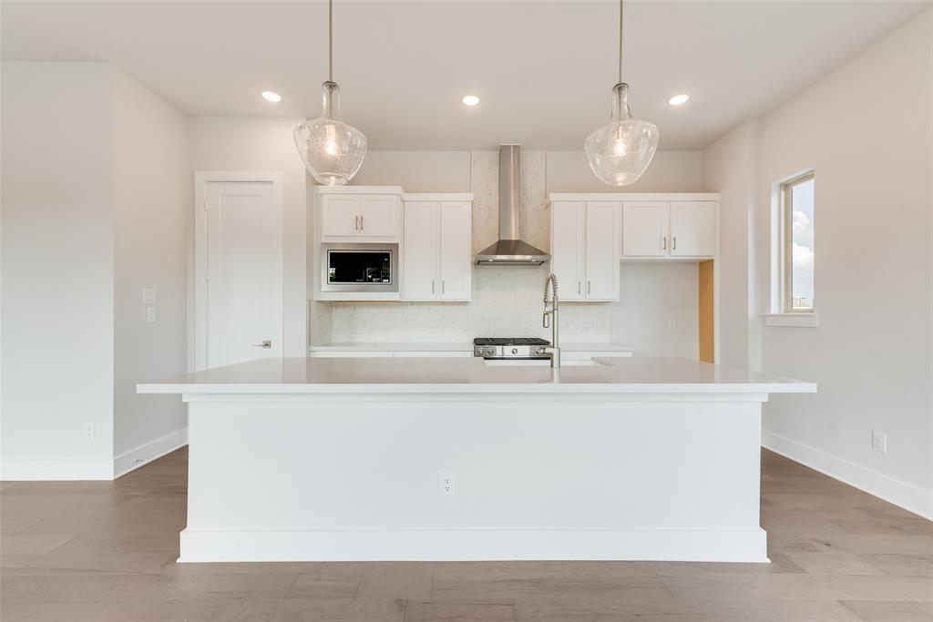 921 Ash Road