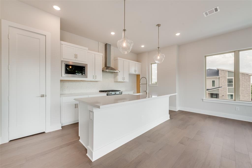 921 Ash Road