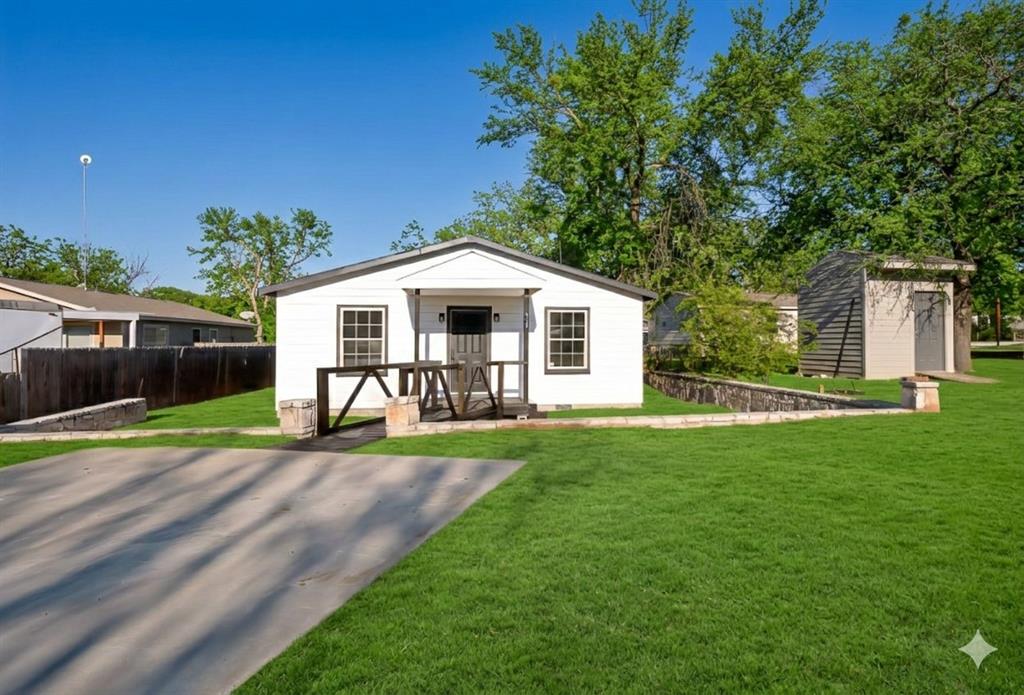 609 western hills Trail