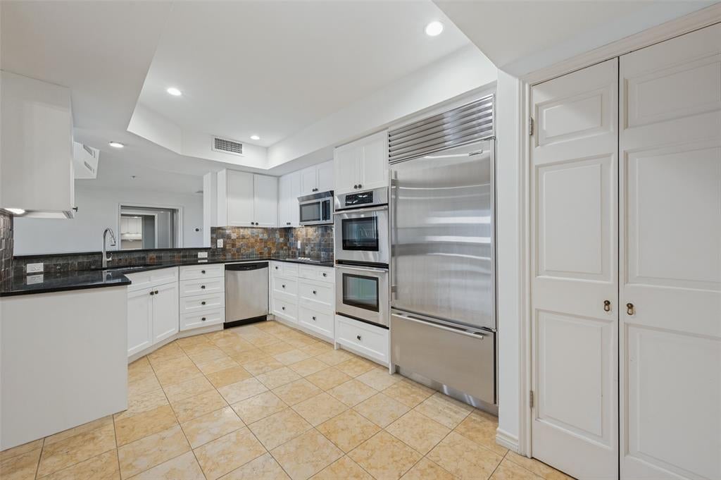 5909 Luther Lane 2104