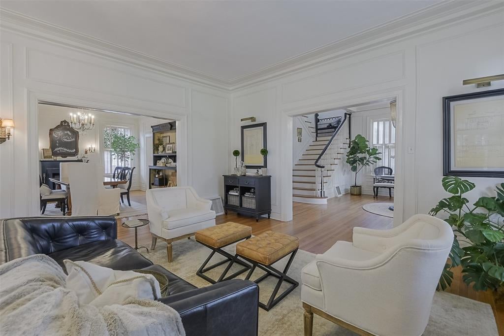 201 Overhill Drive
