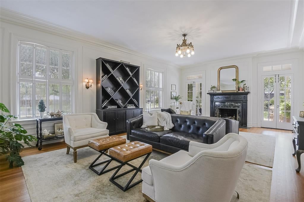 201 Overhill Drive