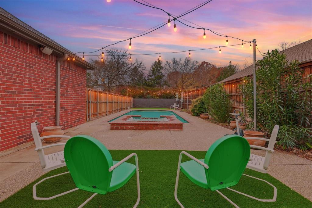 2801 Holly Leaf Lane