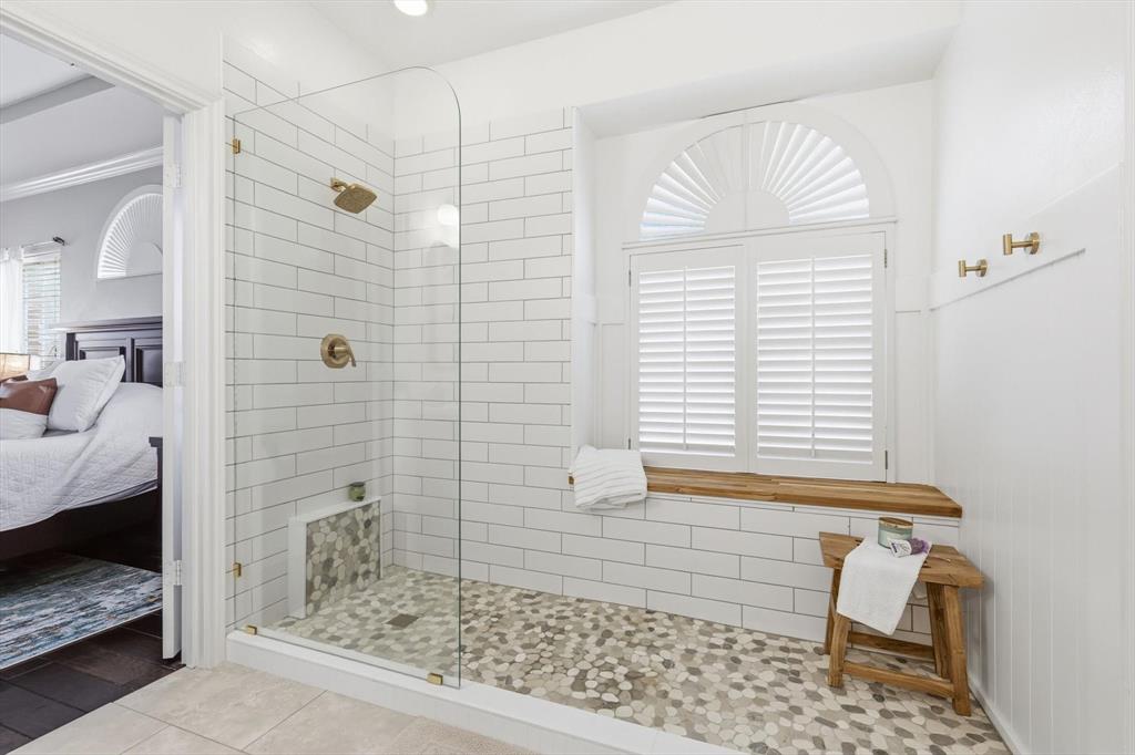 2801 Holly Leaf Lane