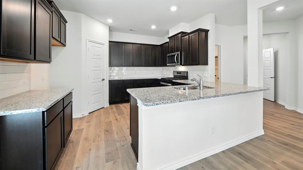 The Woods at Lindsay Place - Residential