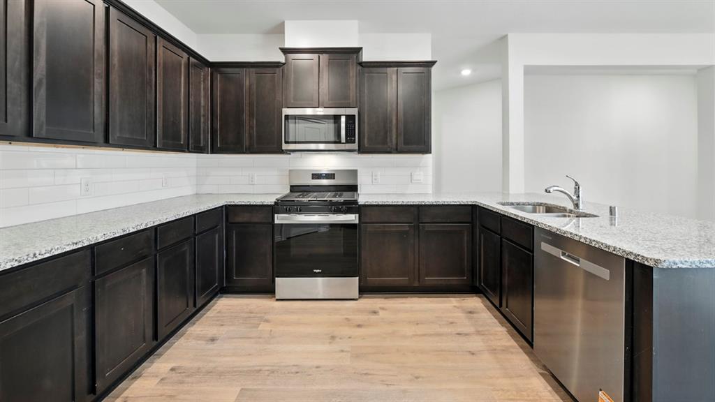 The Woods at Lindsay Place - Residential