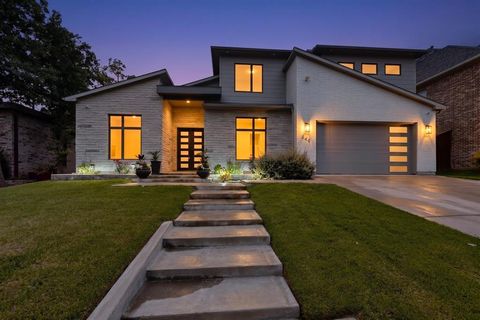 Photo of 540 Oak Grove Lane, Coppell, TX 75019 (MLS # 21266270)