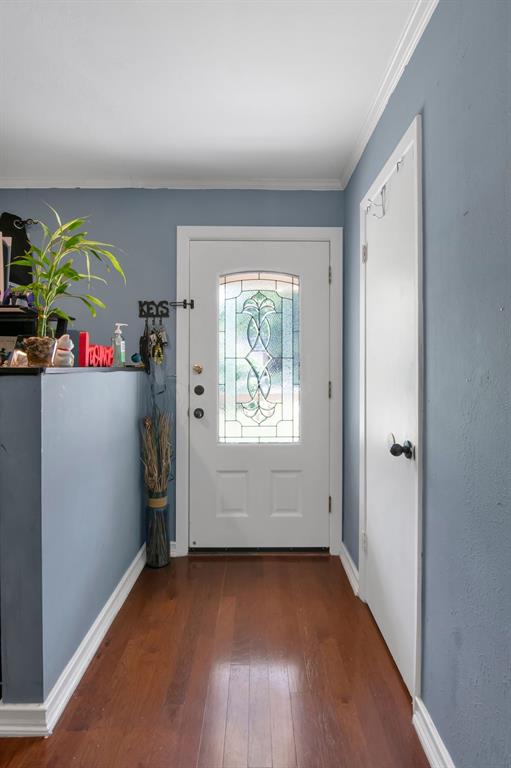 4216 Selkirk Drive W