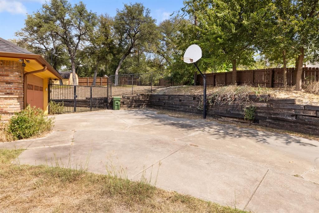 302 Fairway Drive
