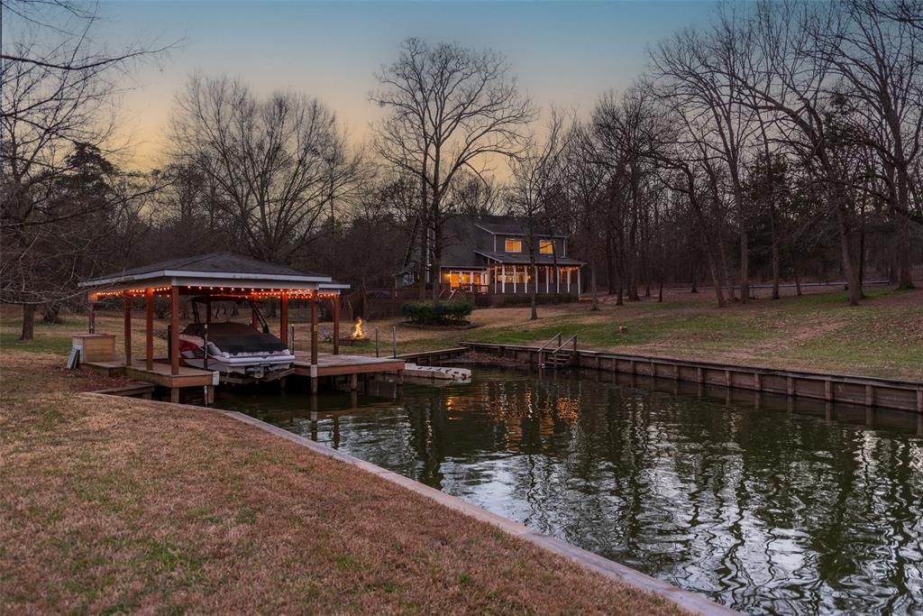 Photo of 233 E El Dorado Drive, Scroggins, TX 75480 (MLS # 21194224)