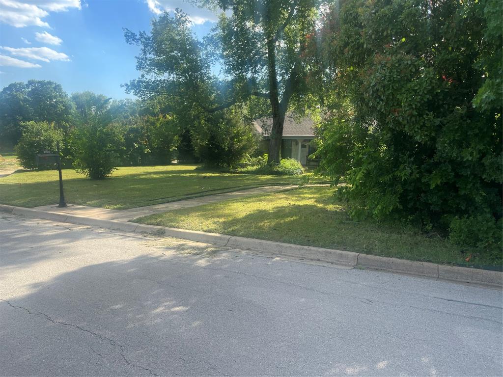 1212 Oakwood Trail
