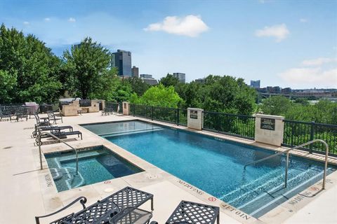 Photo of 501 Samuels Avenue #110, Fort Worth, TX 76102 (MLS # 21300332)