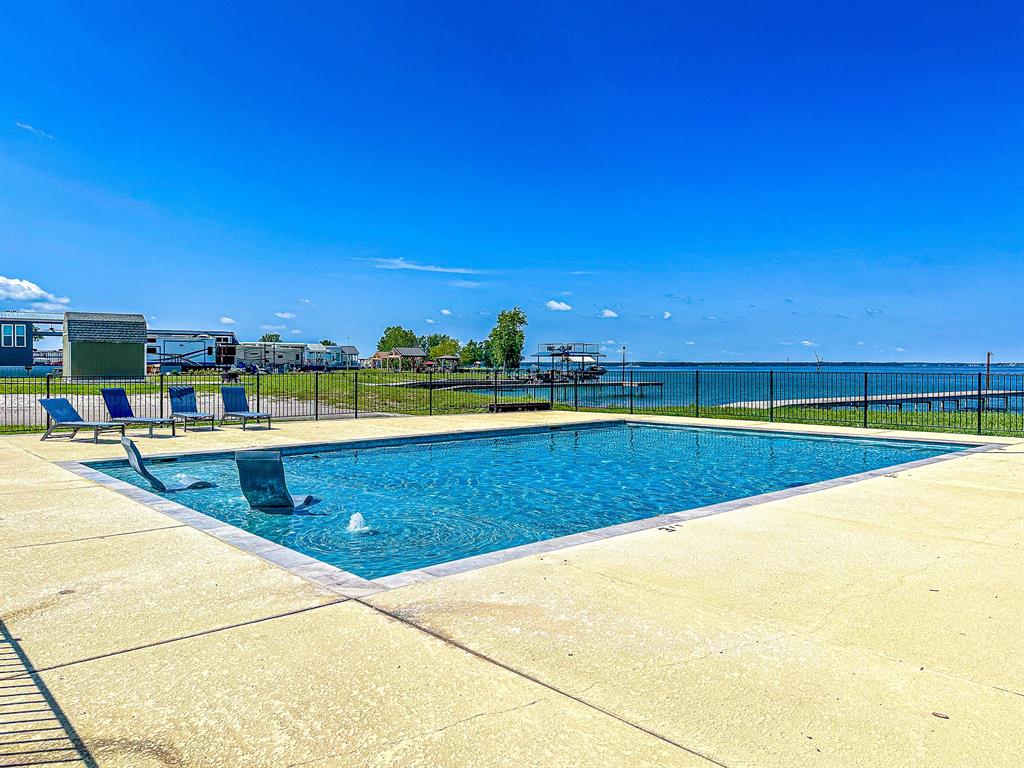 Peninsula Point - Land