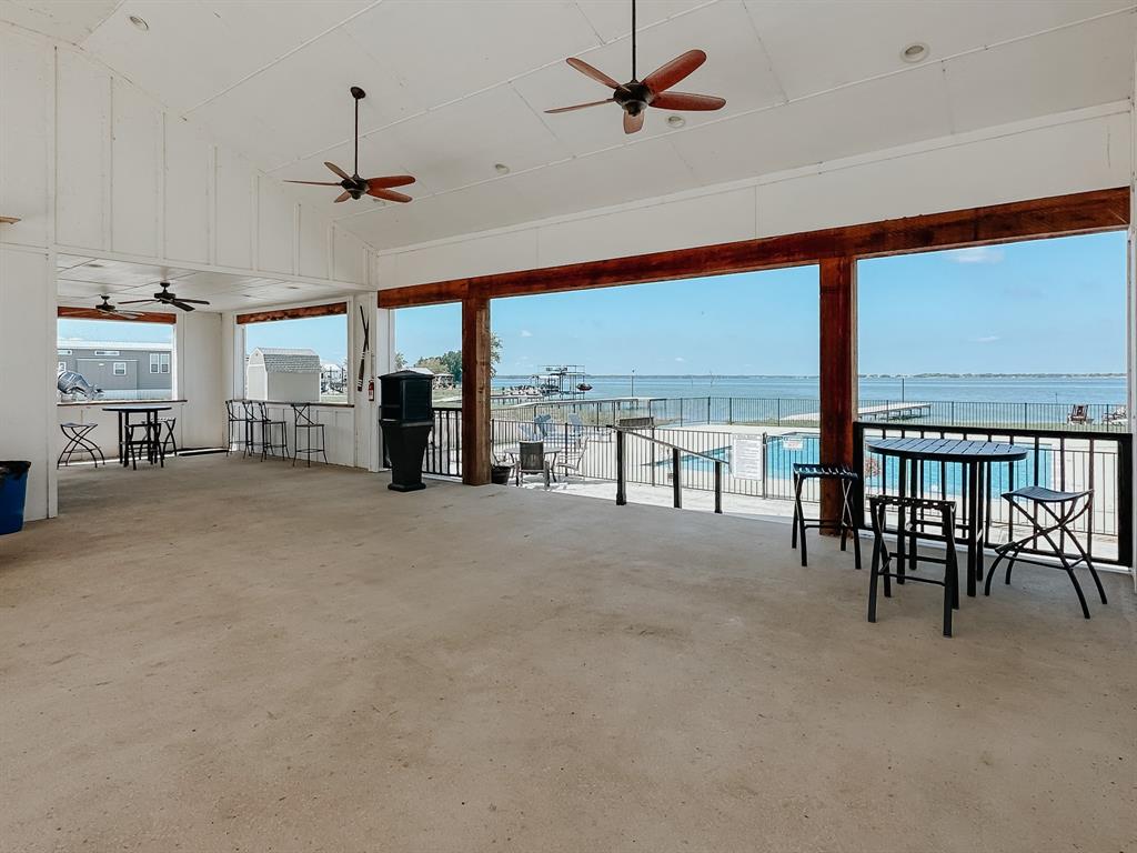 Peninsula Point - Land