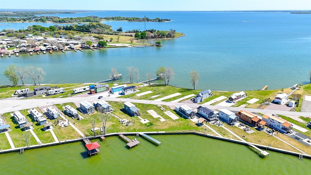 Peninsula Point - Land