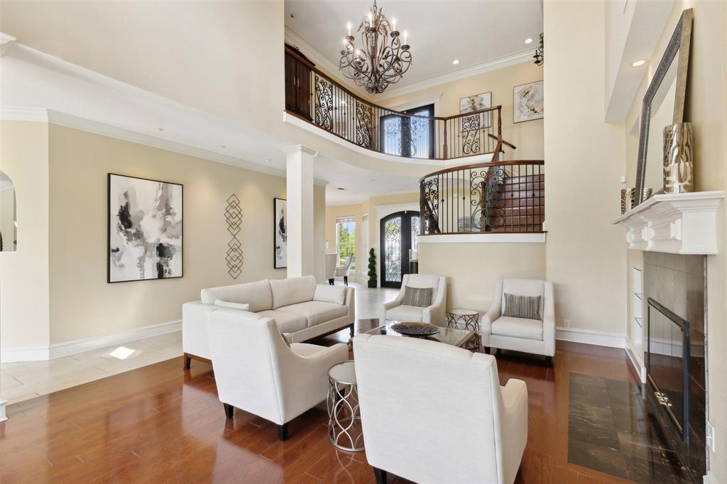 649 Oak Tree Cove