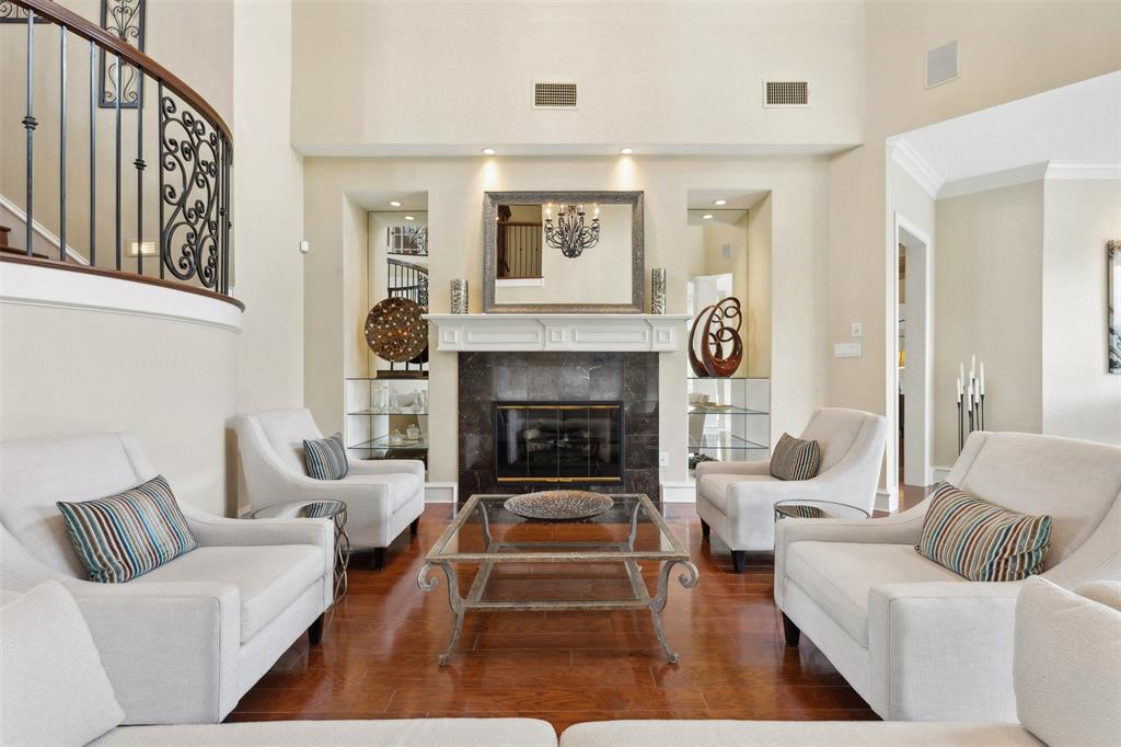 649 Oak Tree Cove