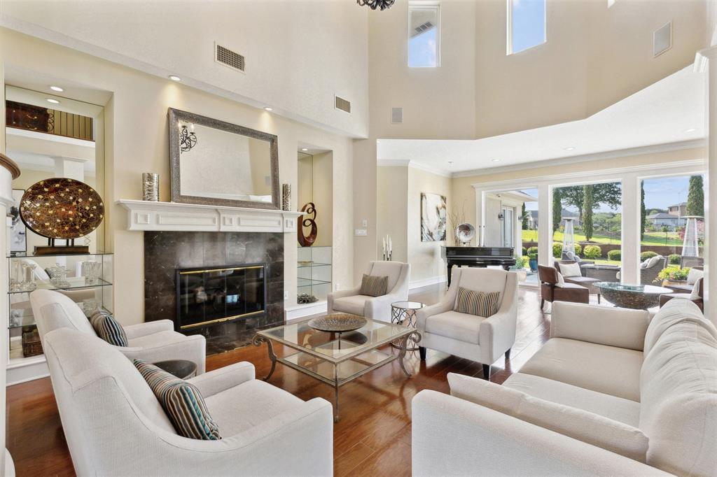 649 Oak Tree Cove