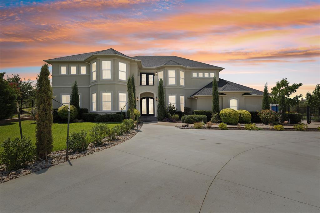 649 Oak Tree Cove