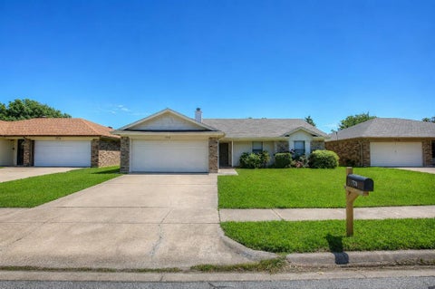 Photo of 7724 Pebblebrook Drive, Watauga, TX 76148 (MLS # 21335069)