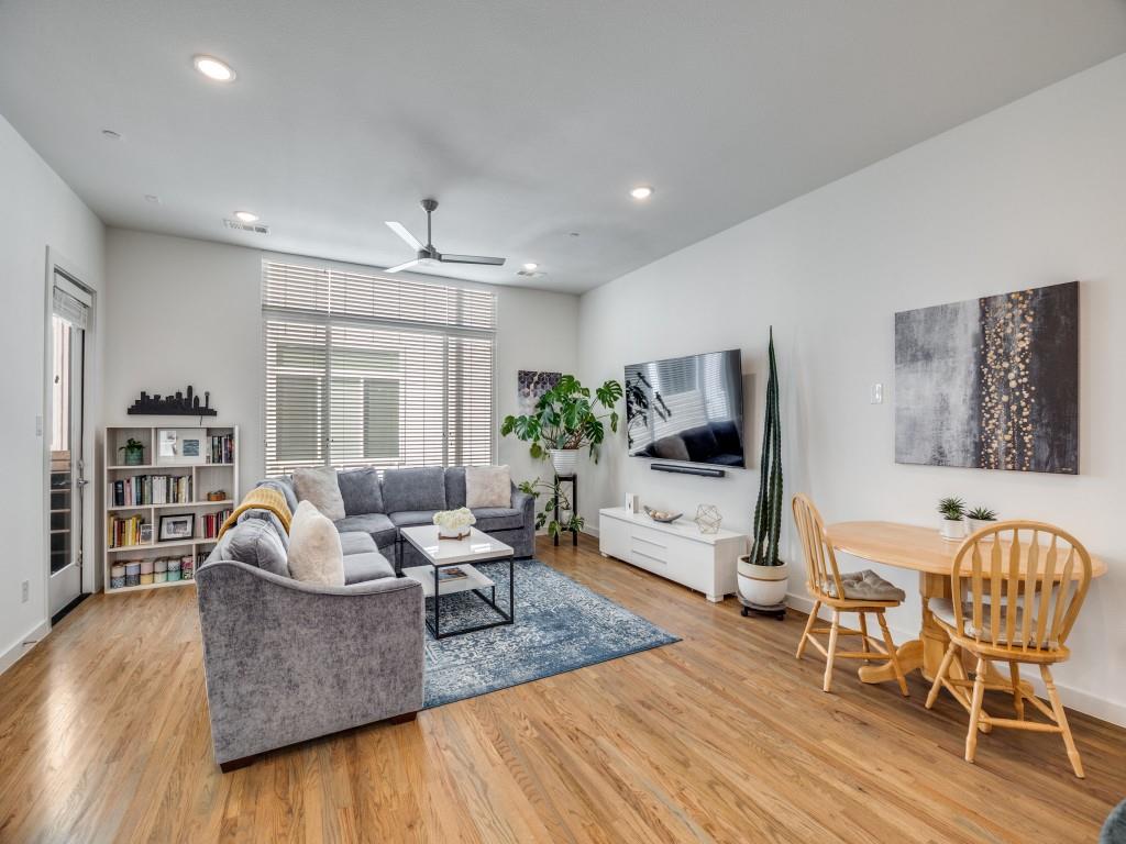 2310 N Carroll Avenue 103