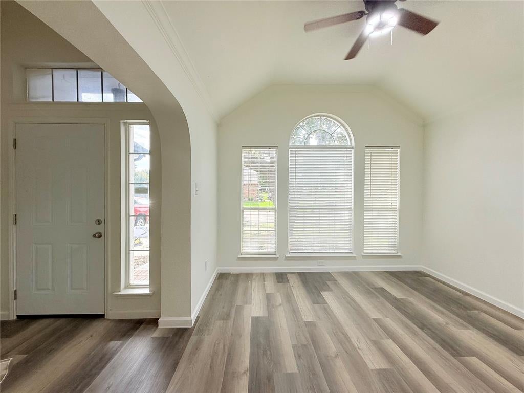 7960 Salmon Run Way