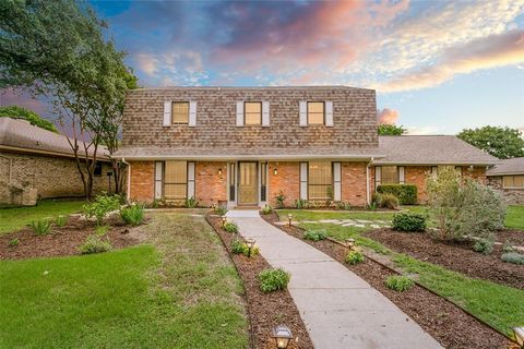 Photo of 2416 Heather Hill Lane, Plano, TX 75075 (MLS # 21226662)