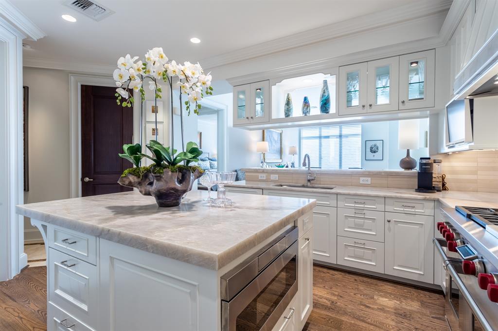 Ritz-Carlton Residences - Residential Lease