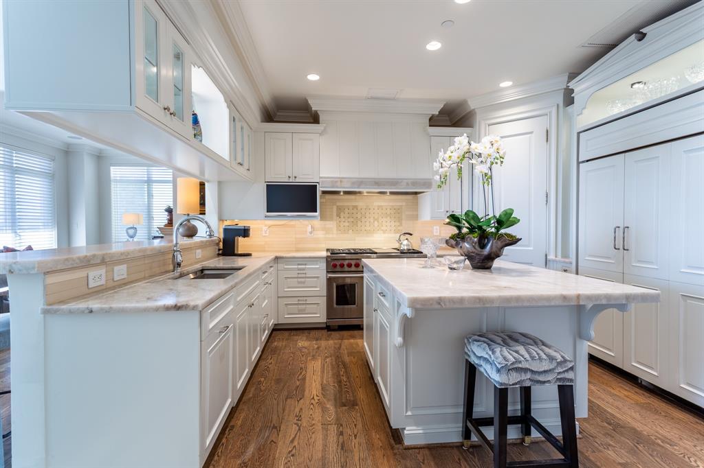 Ritz-Carlton Residences - Residential Lease