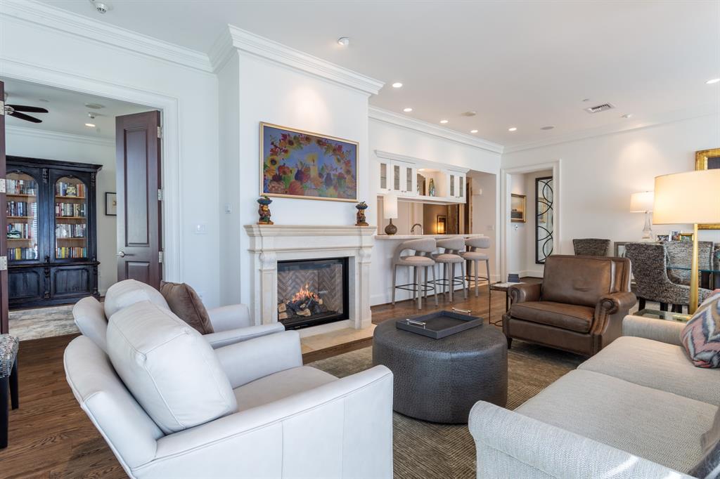 Ritz-Carlton Residences - Residential Lease