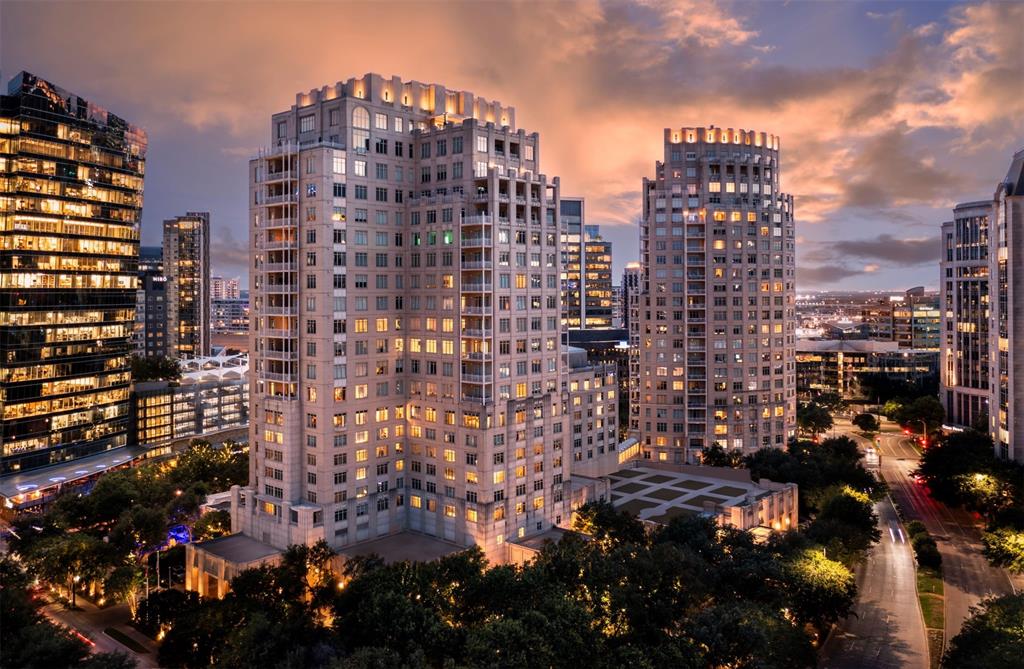 Ritz-Carlton Residences - Residential Lease