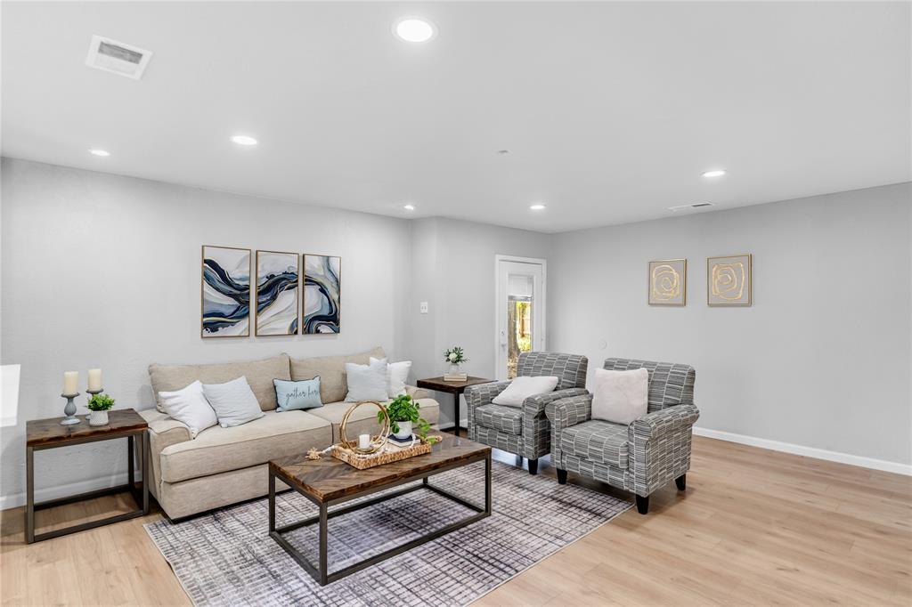 2416 Glacier Street