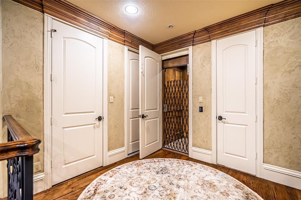 Starwood Ph Four Village 18 - Residential