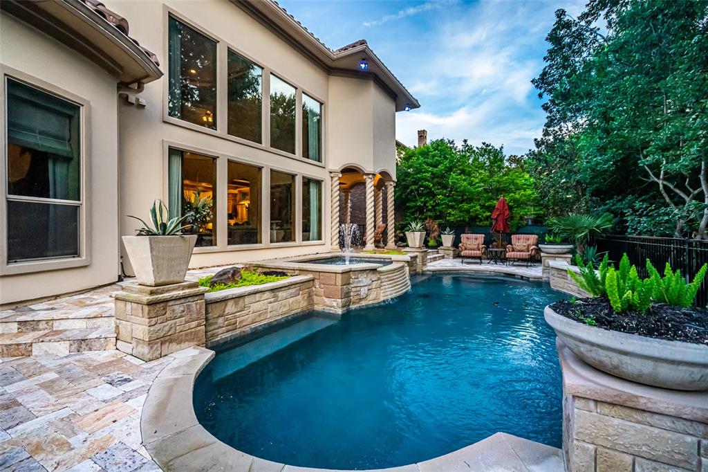 Starwood Ph Four Village 18 - Residential