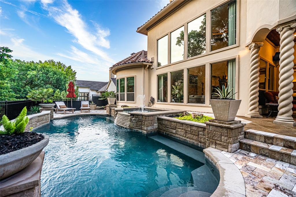 Starwood Ph Four Village 18 - Residential