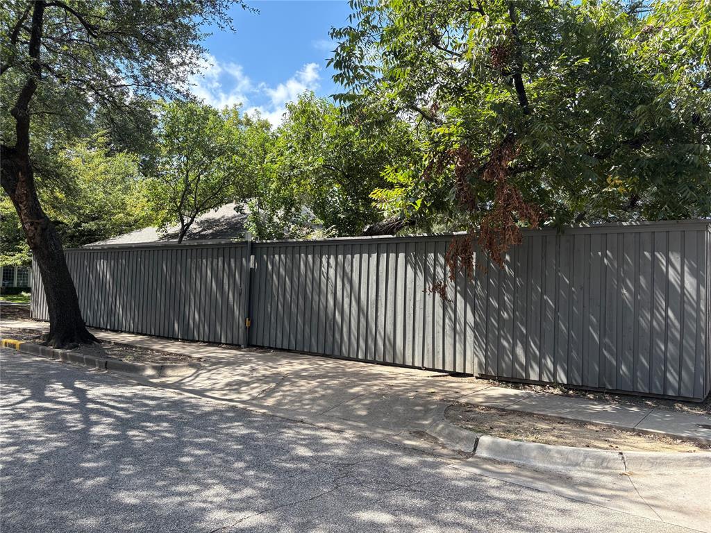 4600 Belclaire Avenue