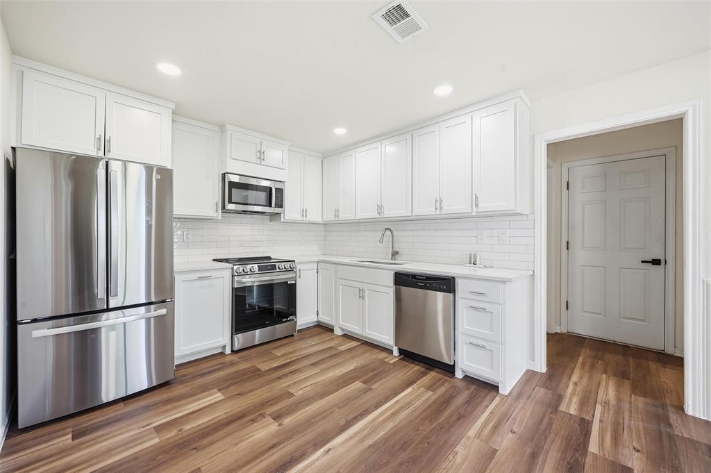 2519 Pepper Tree Circle