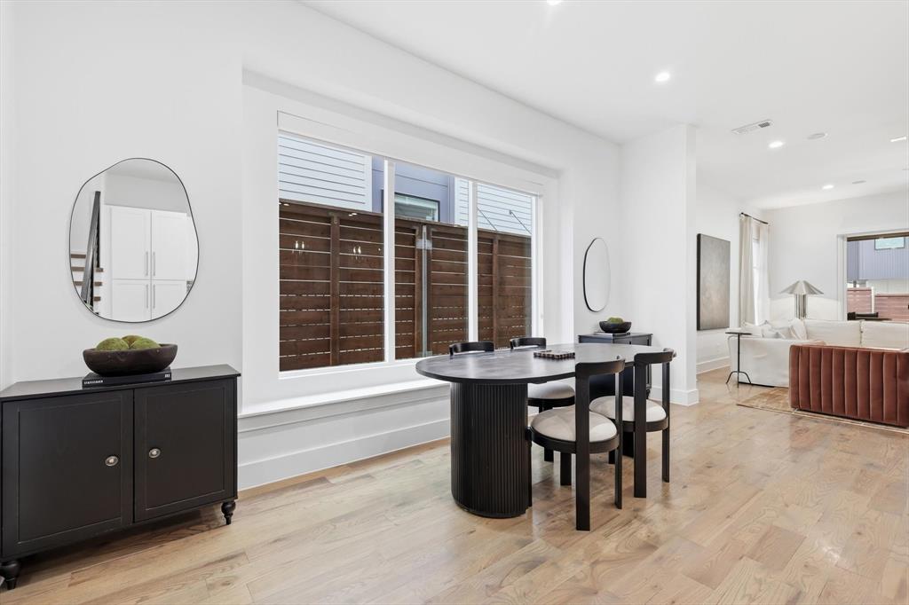 1925 N Prairie Avenue