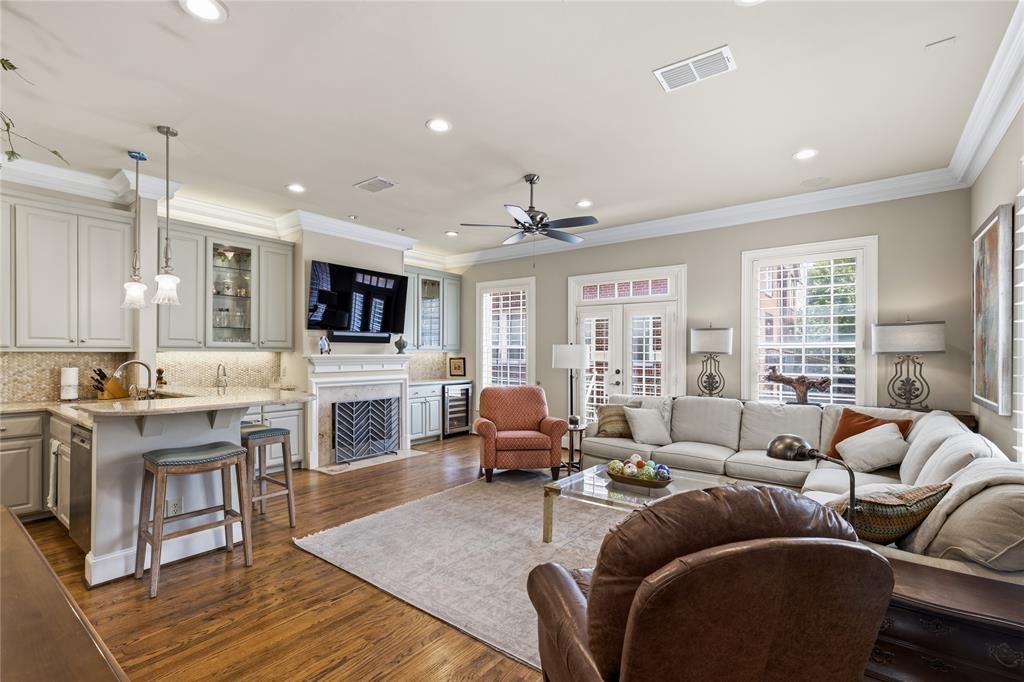 2838 State Street