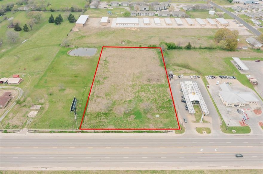 2.70 Acres of prime commercial real estate in Bonham Tx on the west side of Highway 121 just south of the Sonic.  This is one of the main drags in a community that is experiencing robust growth with the expansion of the metroplex.  Bonham is the county seat for Fannin County and is also the new home of newly constructed Bois Darc Lake.  This property is just half mile from new development that includes a truck stop, hardware store & newly announced Starbucks & Whataburger.  
All information contained herein is deemed reliable but not guaranteed, buyers are to verify and complete due diligence.