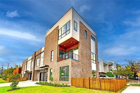 Photo of 2336 N Carroll Avenue, Dallas, TX 75204 (MLS # 21301668)