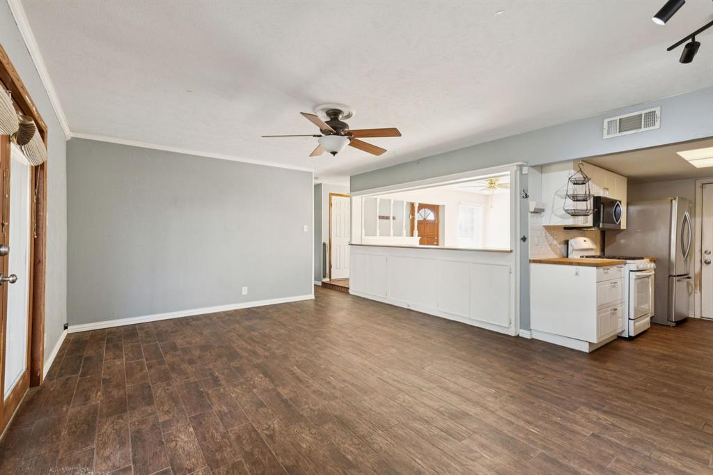 3209 Seaside Street