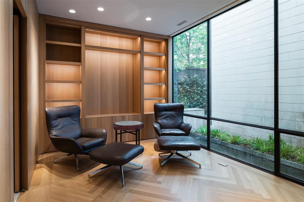 Second Sec Francis Daniel Park - Residential