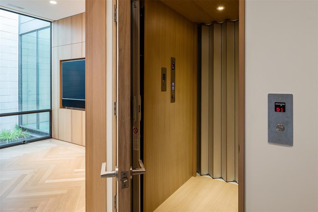 Second Sec Francis Daniel Park - Residential