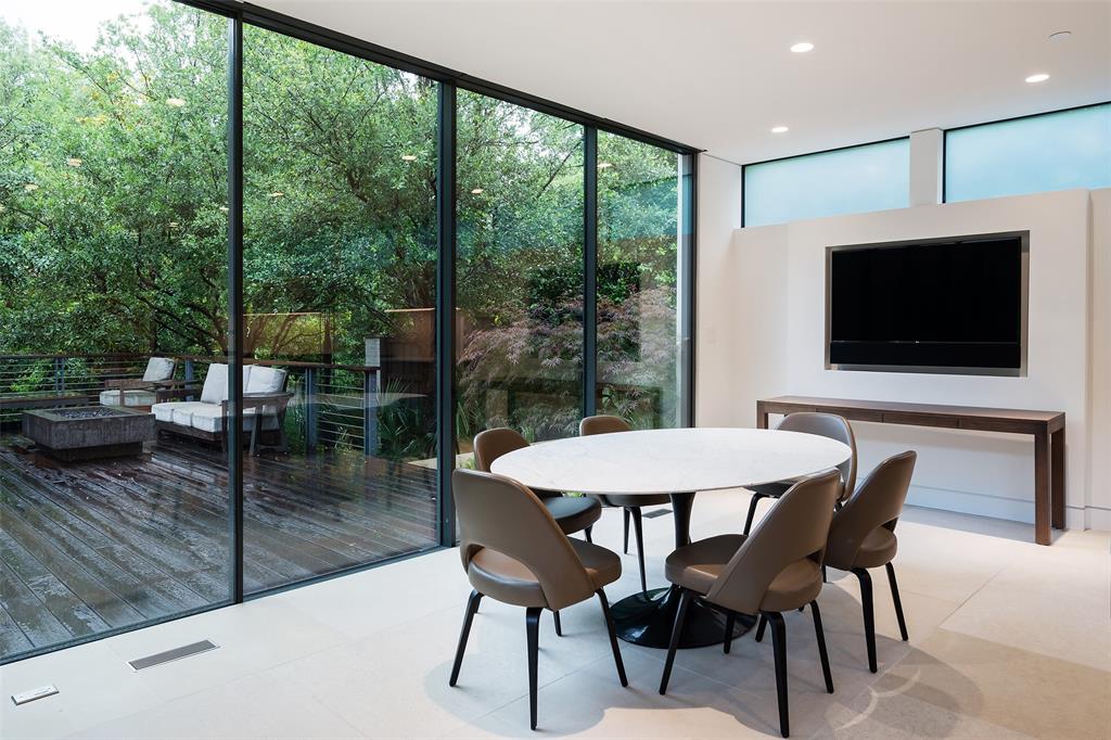 Second Sec Francis Daniel Park - Residential