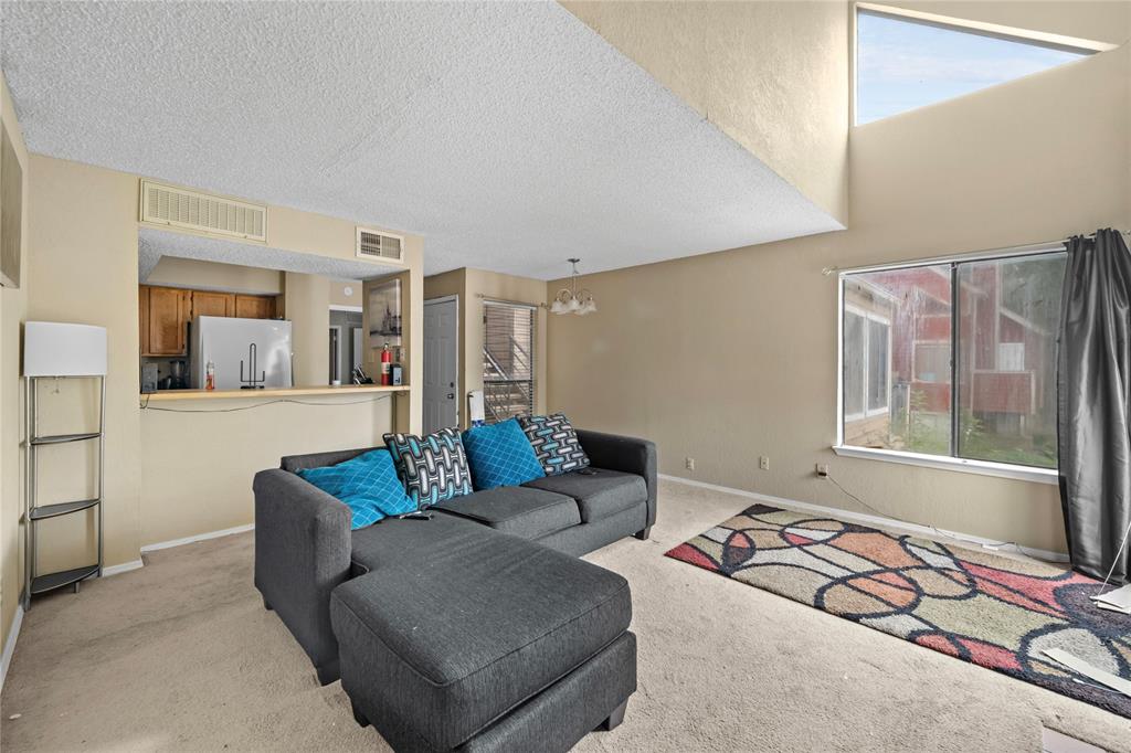 9811 Walnut Street 201