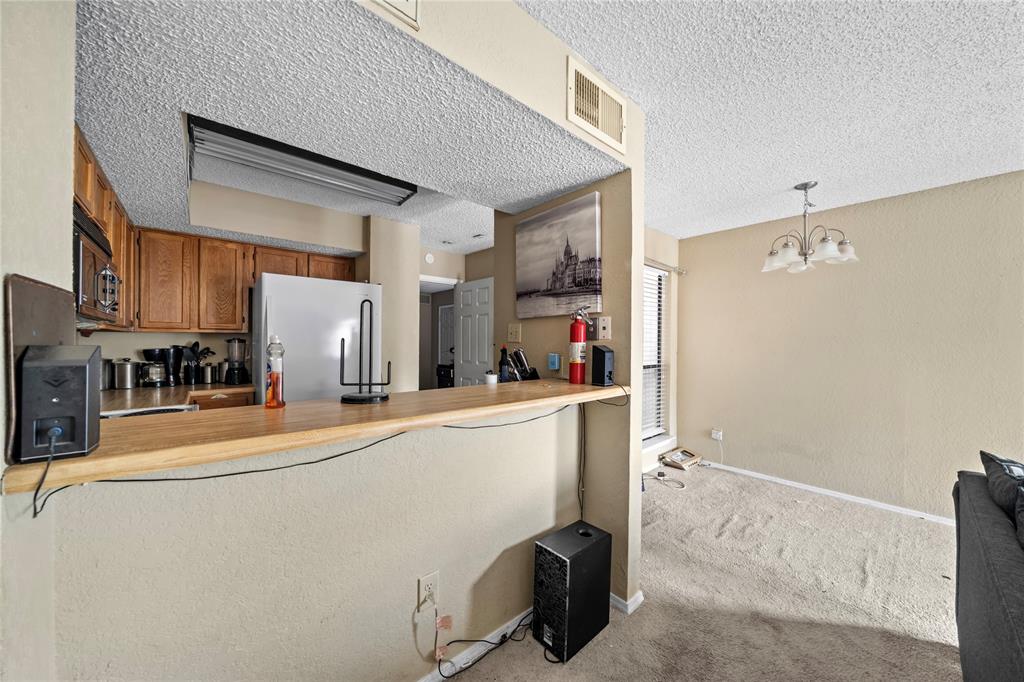 9811 Walnut Street 201