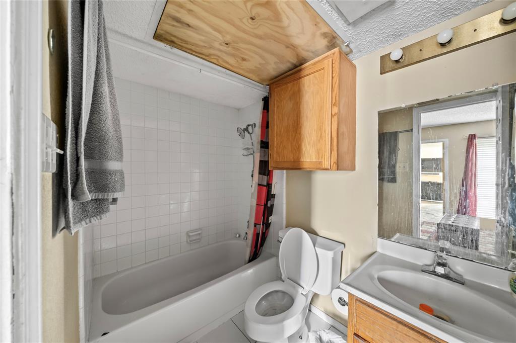 RICHLAND TRACE CONDOS BLK 8433 LOT 2A - Residential