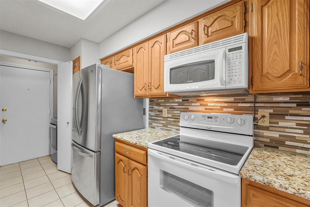 Garland, Texas 75044, United States, 2 Bedrooms Bedrooms, ,2 BathroomsBathrooms,Residential,Pending,90832