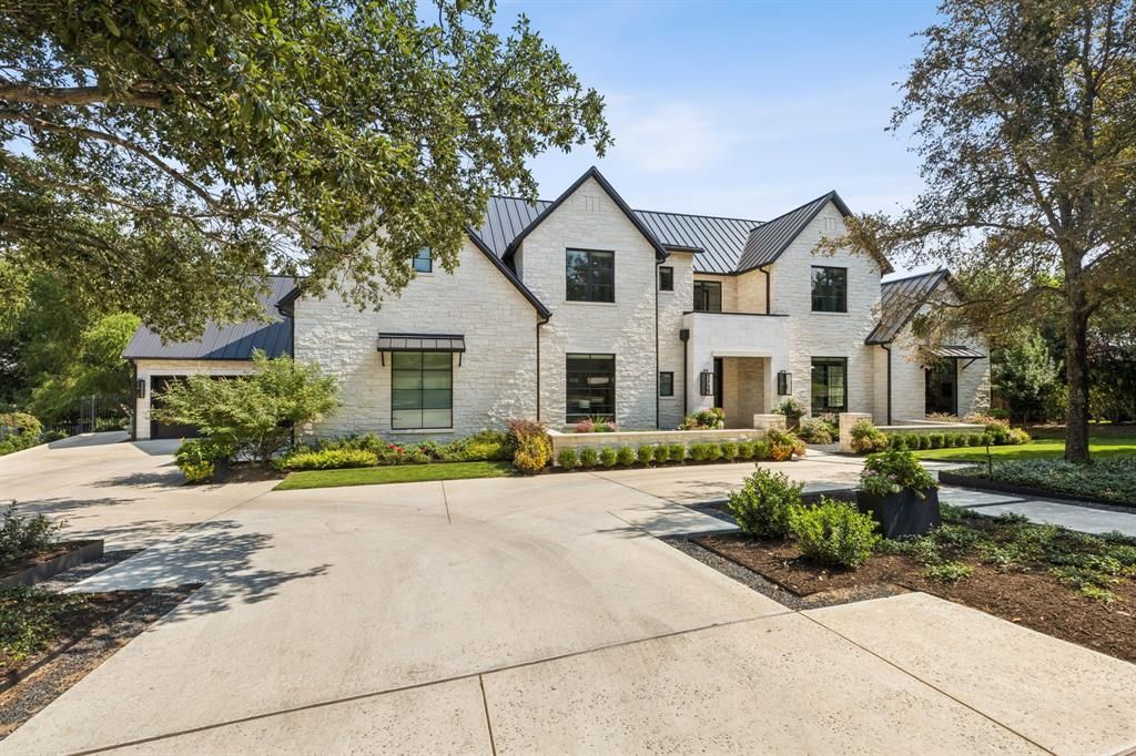 Photo for 1403 Fountain Grass Court, Westlake, TX 76262 (MLS # 21060859)